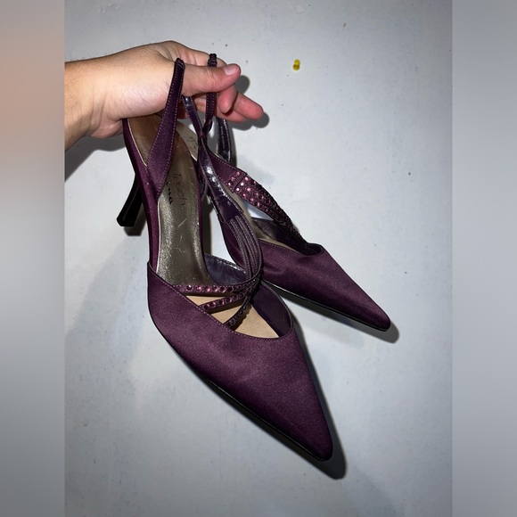 Vintage The Touch of Nina Kitten Heels - Picture 2 of 11